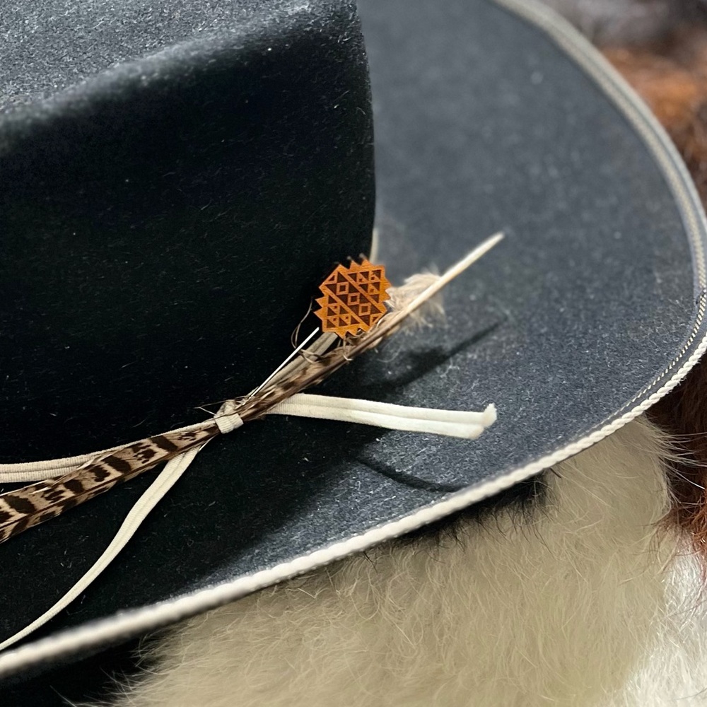 Empire Hat Pin 🤠